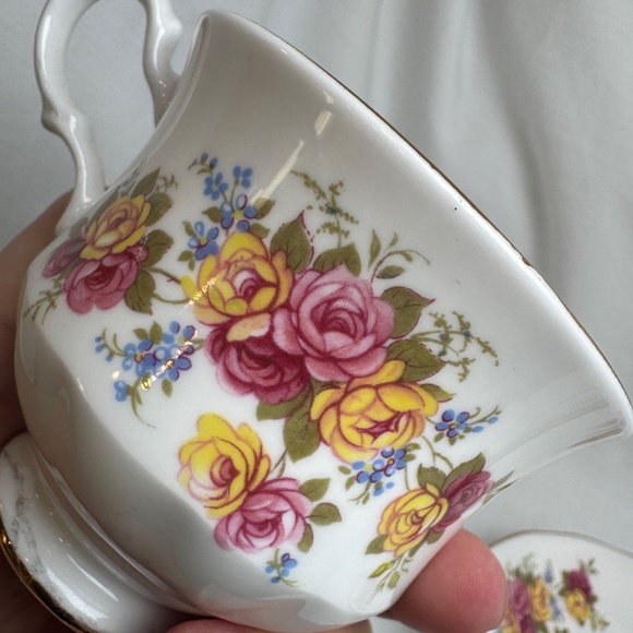 Vintage Royal Vale Tea Cup and Saucer Set Pink Yellow Roses Bone China England - Picture 7 of 7
